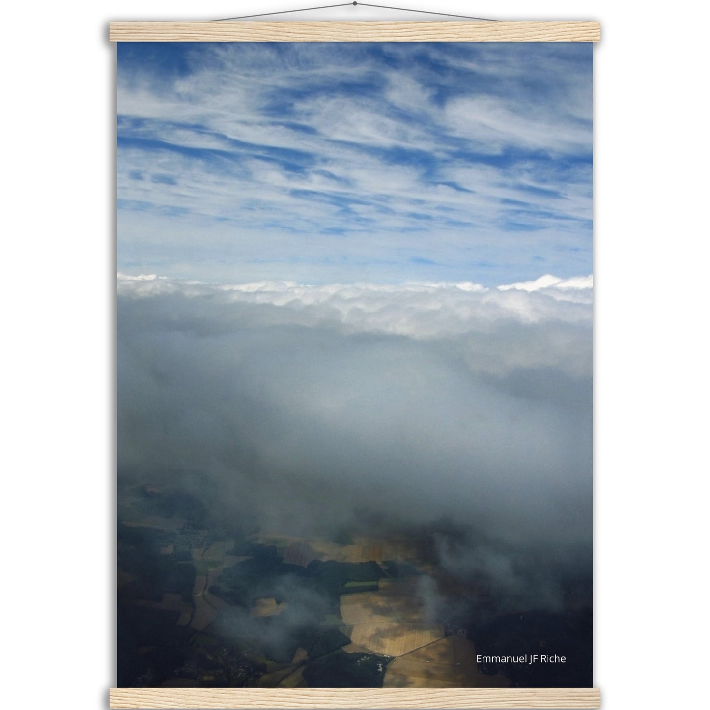 Nuages sur l’Espagne - Affiche en papier mat qualité musée avec cintres bois